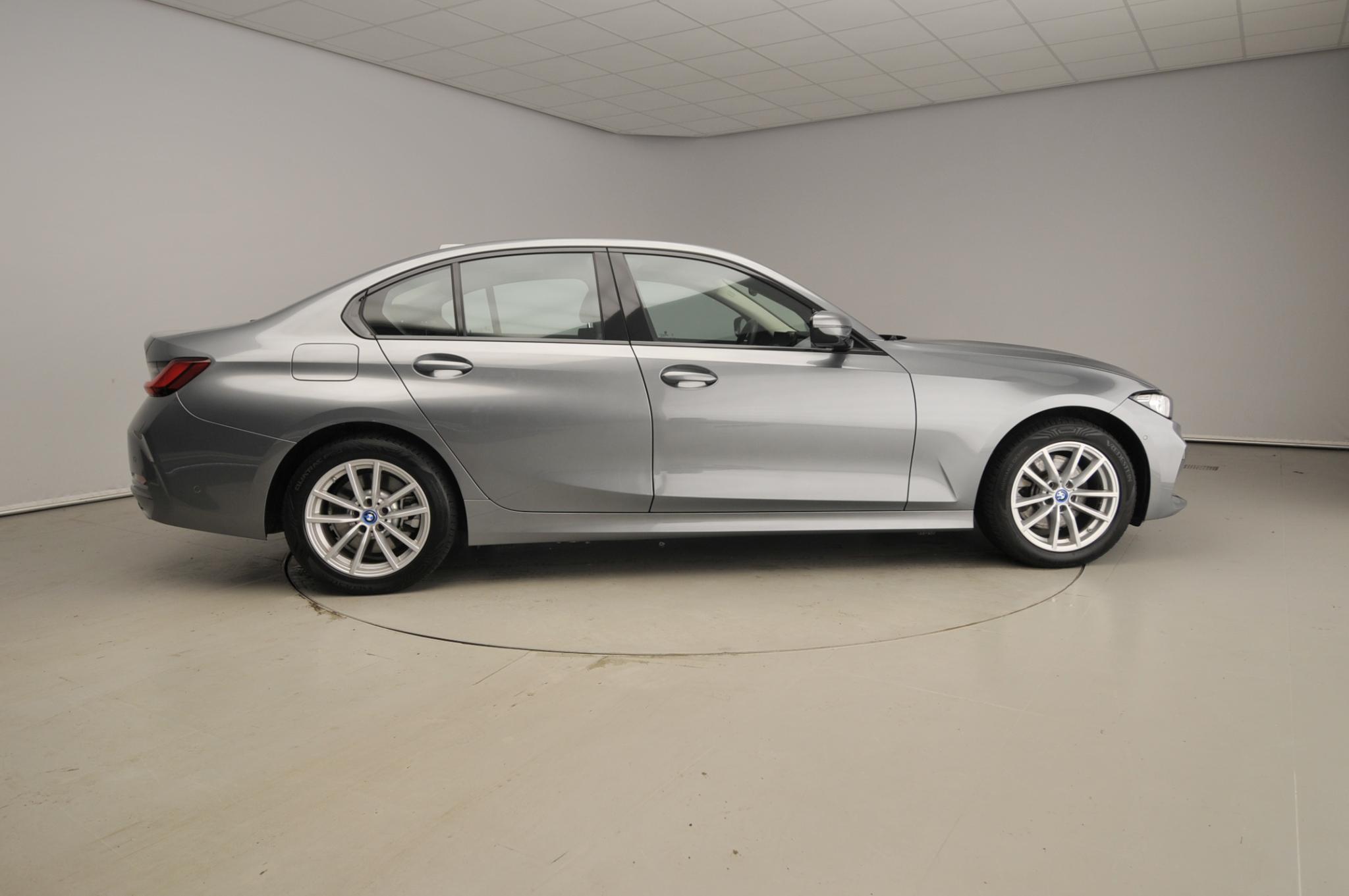 BMW 3 Serie Sedan 320e - Afbeelding 4