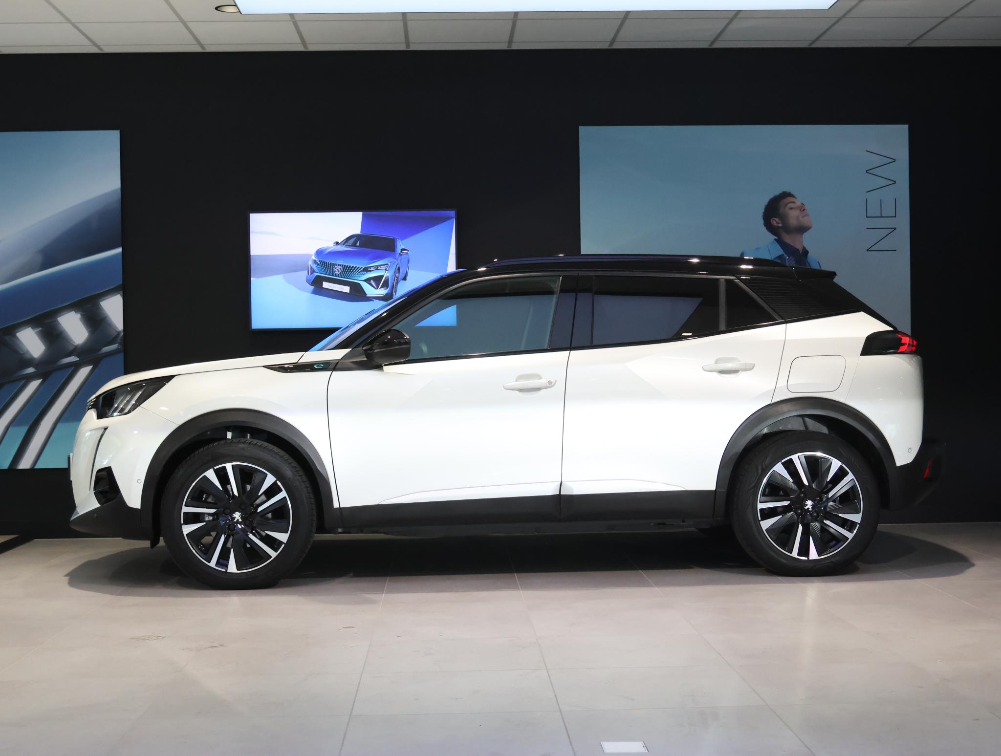 Peugeot e-2008 SUV EV GT Pack 50 kWh - Afbeelding 2