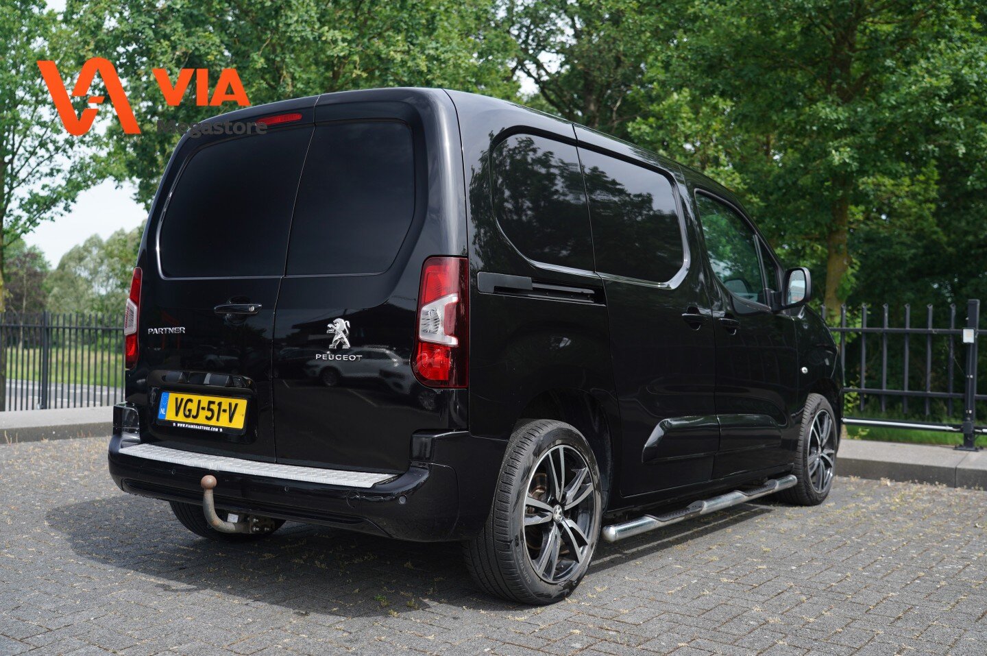 Peugeot Partner 1.5 | Premium | Trekhaak | Bullbars | Velgjes | Camera | Navi | Cruise | Full Color! - Afbeelding 3