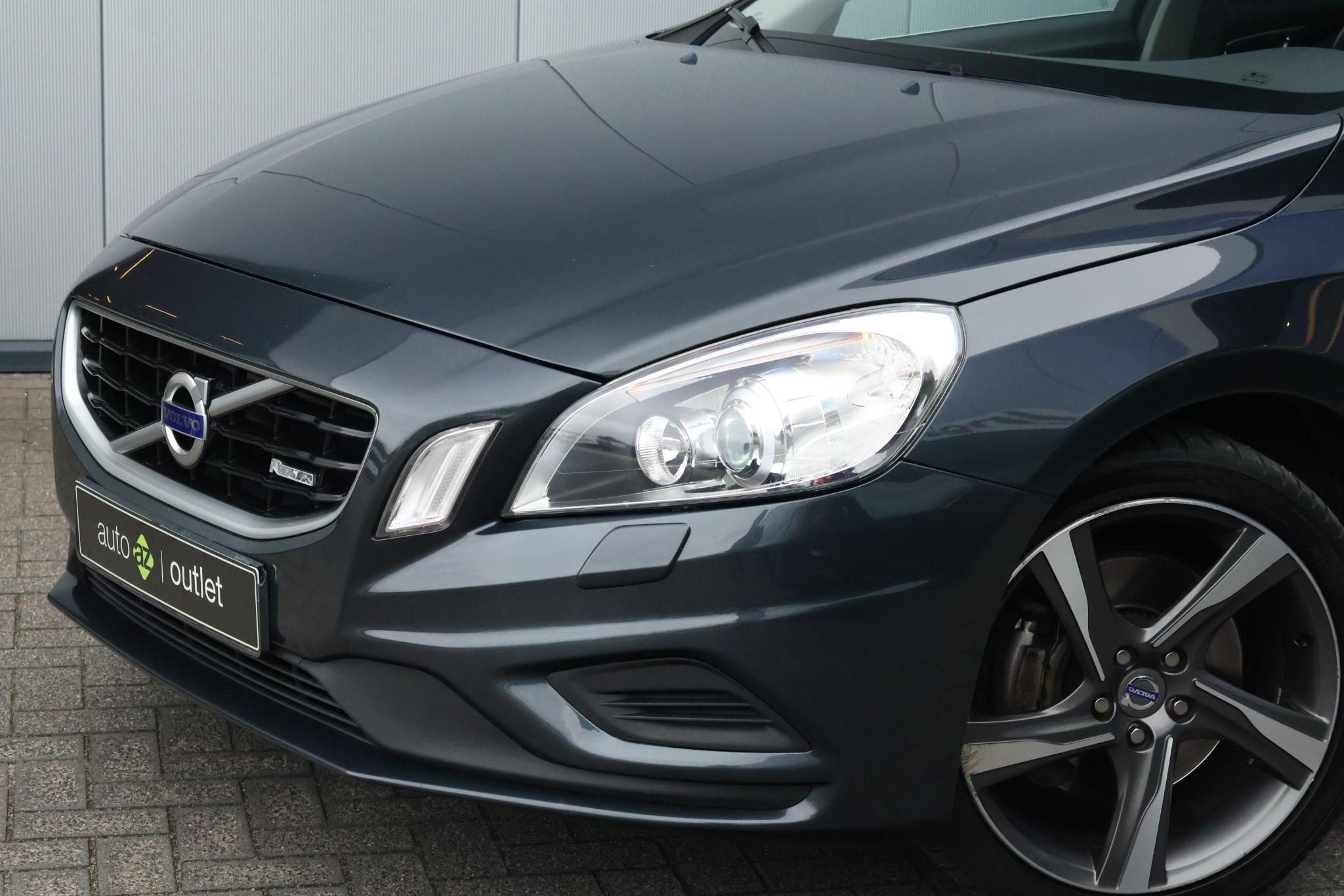 Volvo V60 2.0 T5 R-Design - Afbeelding 3