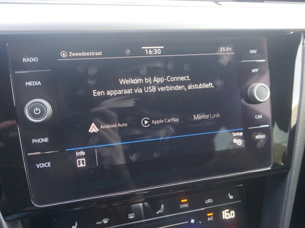 Apple Carplay/Android Auto