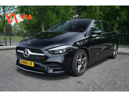 Mercedes-Benz B-Klasse 180 | AMG Line | Carbon & Nappa Leder | Navi | LED | Virtual Widescreen | Camera | PDC | Stoelverw.