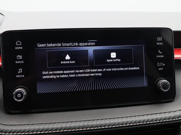 Apple Carplay/Android Auto Apple Carplay/Android Auto