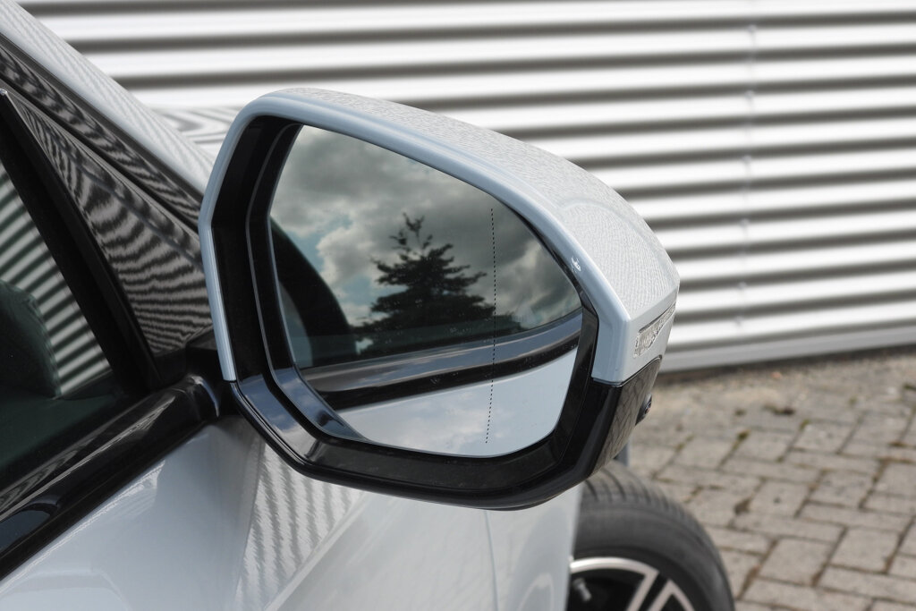 BMW i5 42