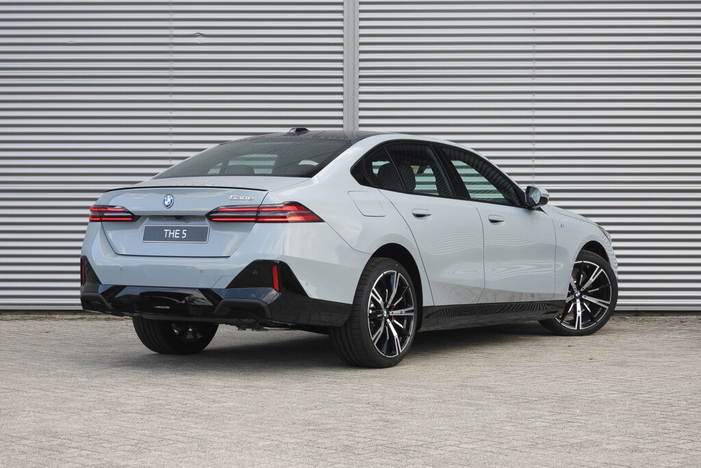 BMW i5 5