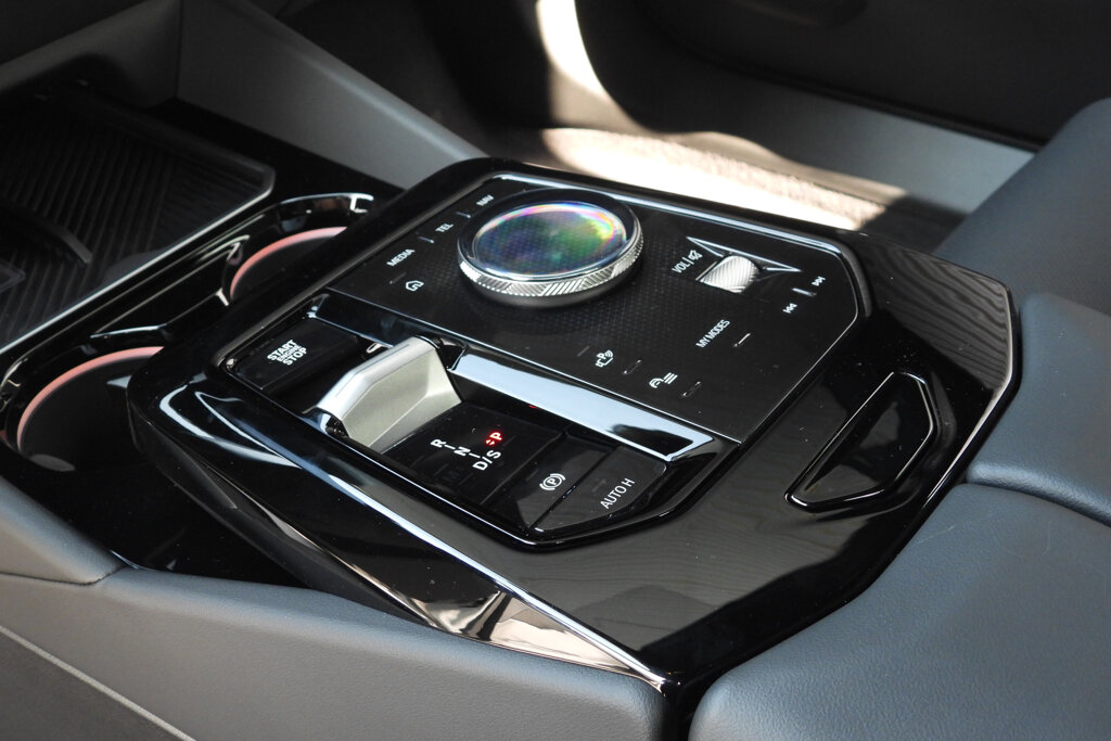 BMW i5 14