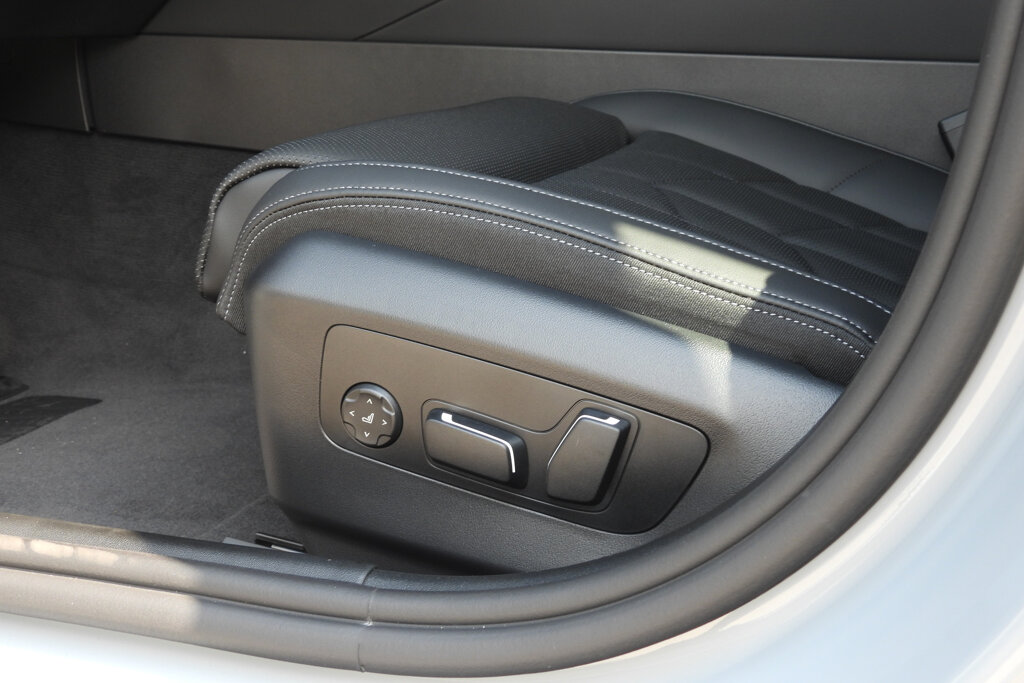 BMW i5 15