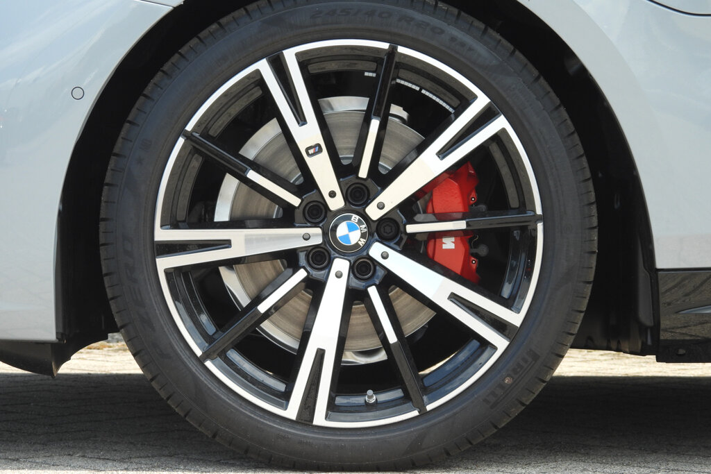 BMW i5 20