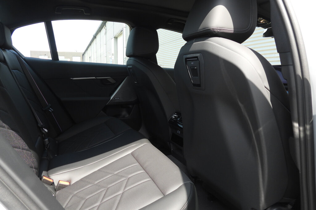 BMW i5 32