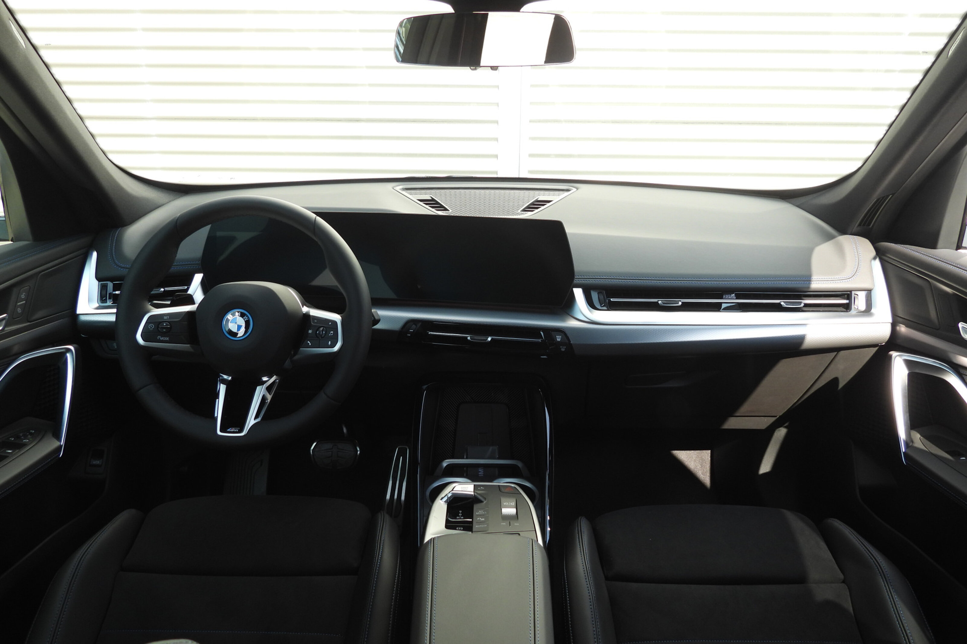 BMW iX1 6