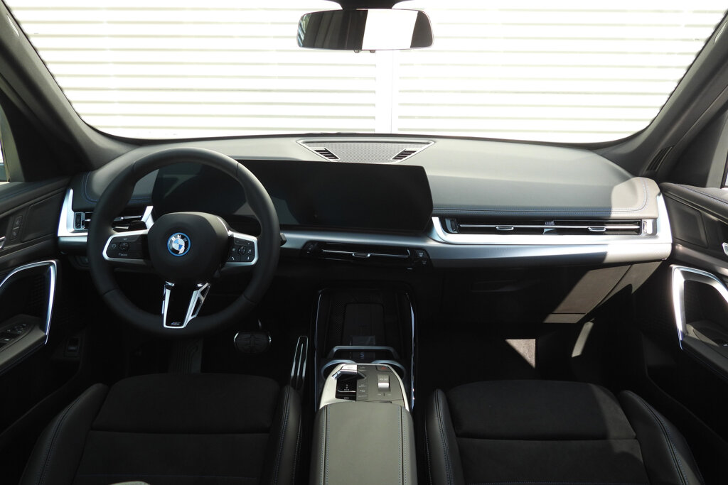 BMW iX1 6