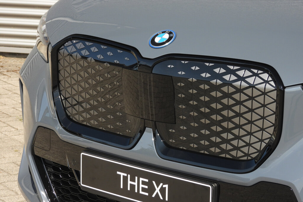 BMW iX1 8