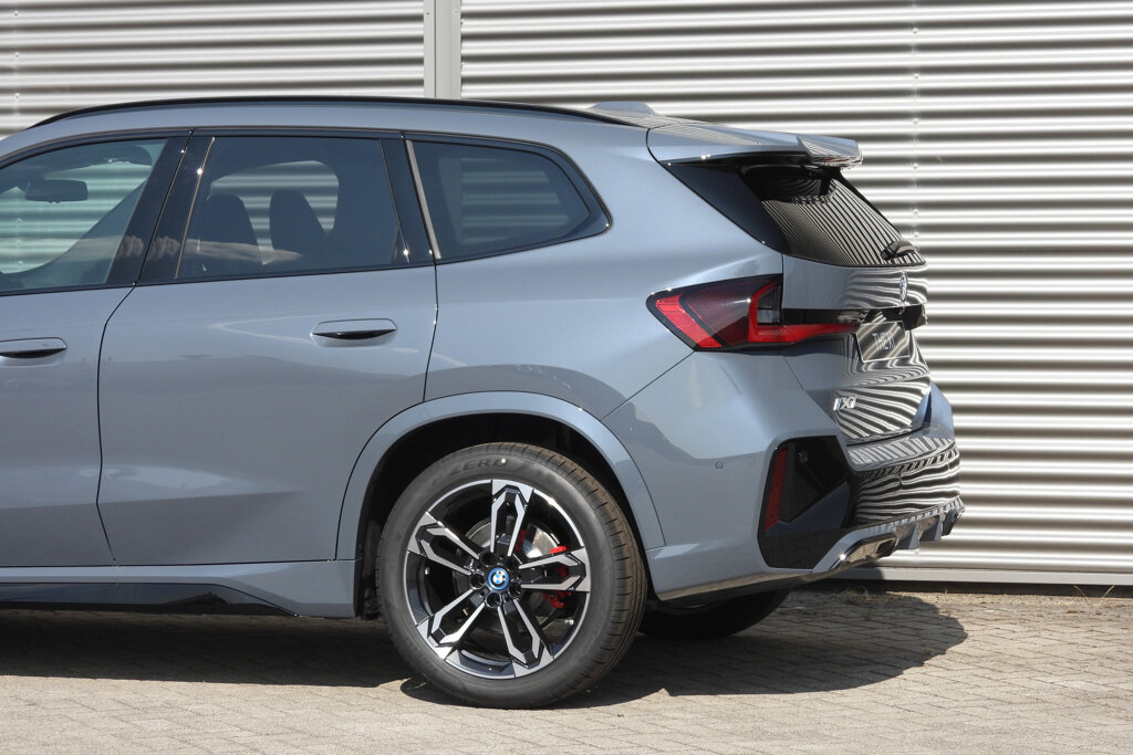 BMW iX1 20