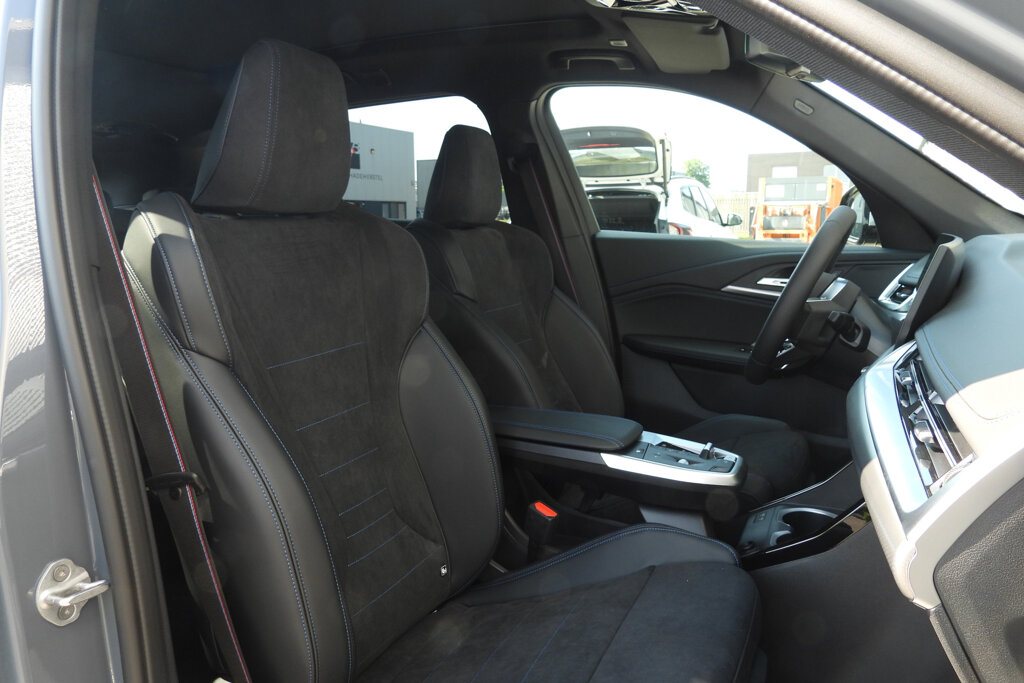 BMW iX1 23