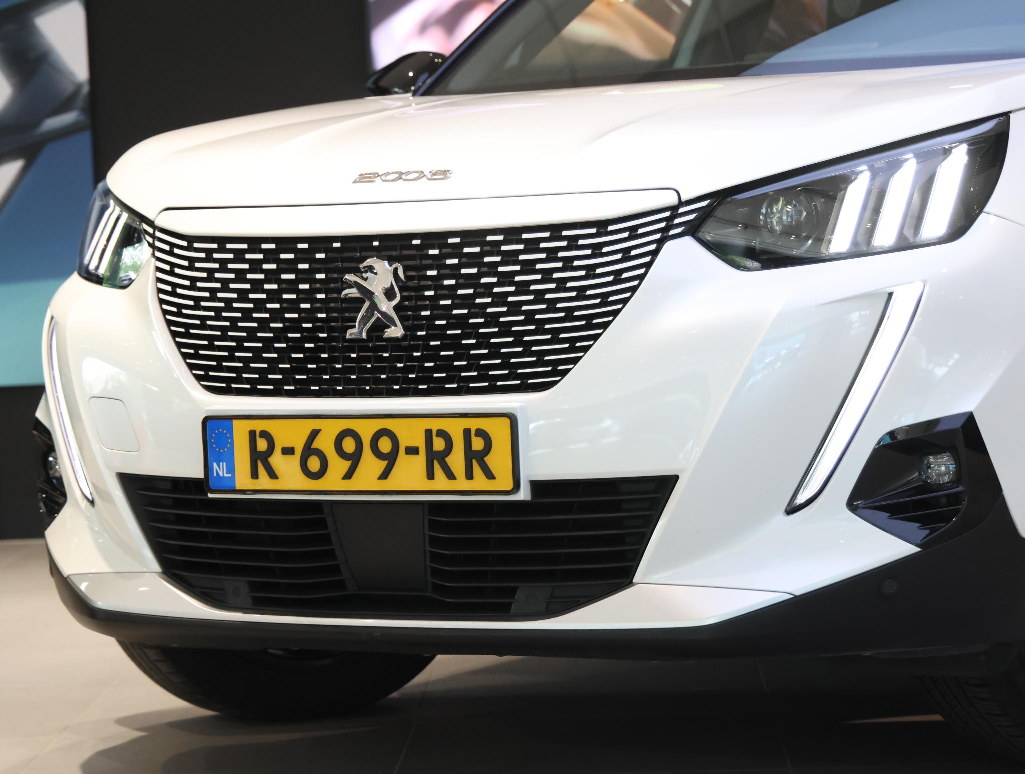 Peugeot e-2008