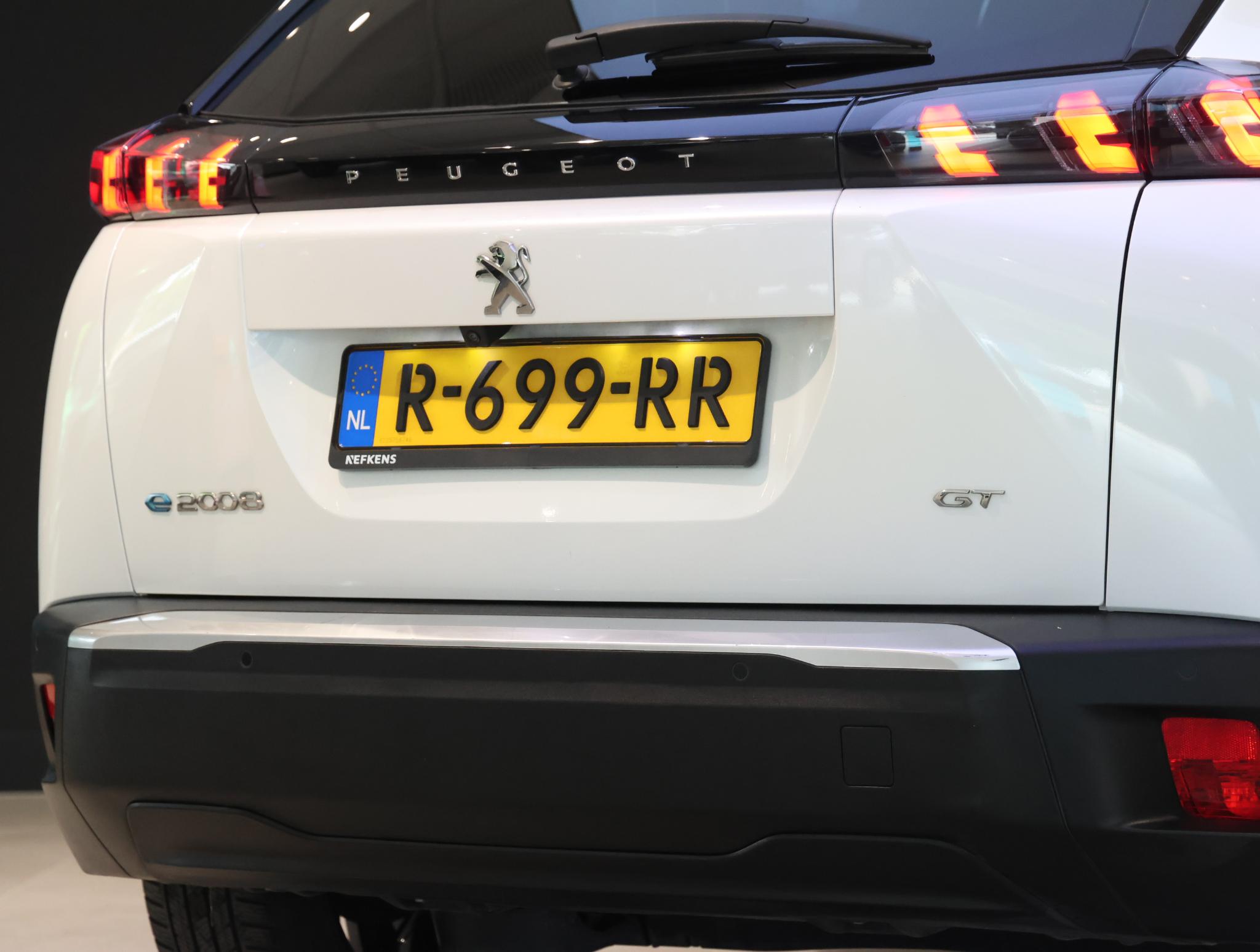 Peugeot e-2008