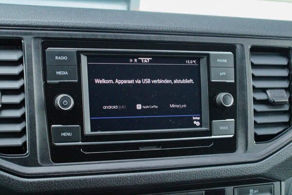 Apple Carplay/Android Auto Apple Carplay/Android Auto