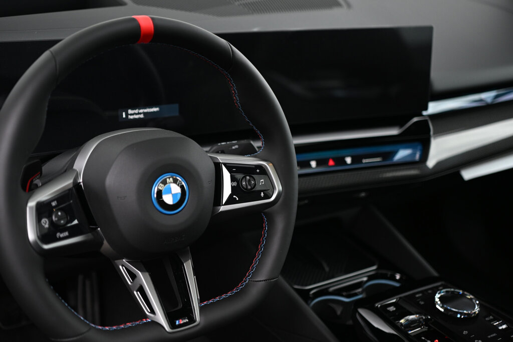 BMW i5 14