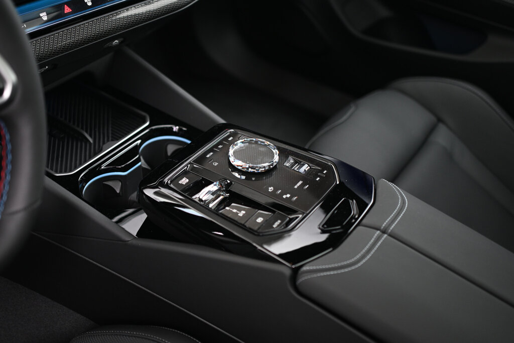 BMW i5 16