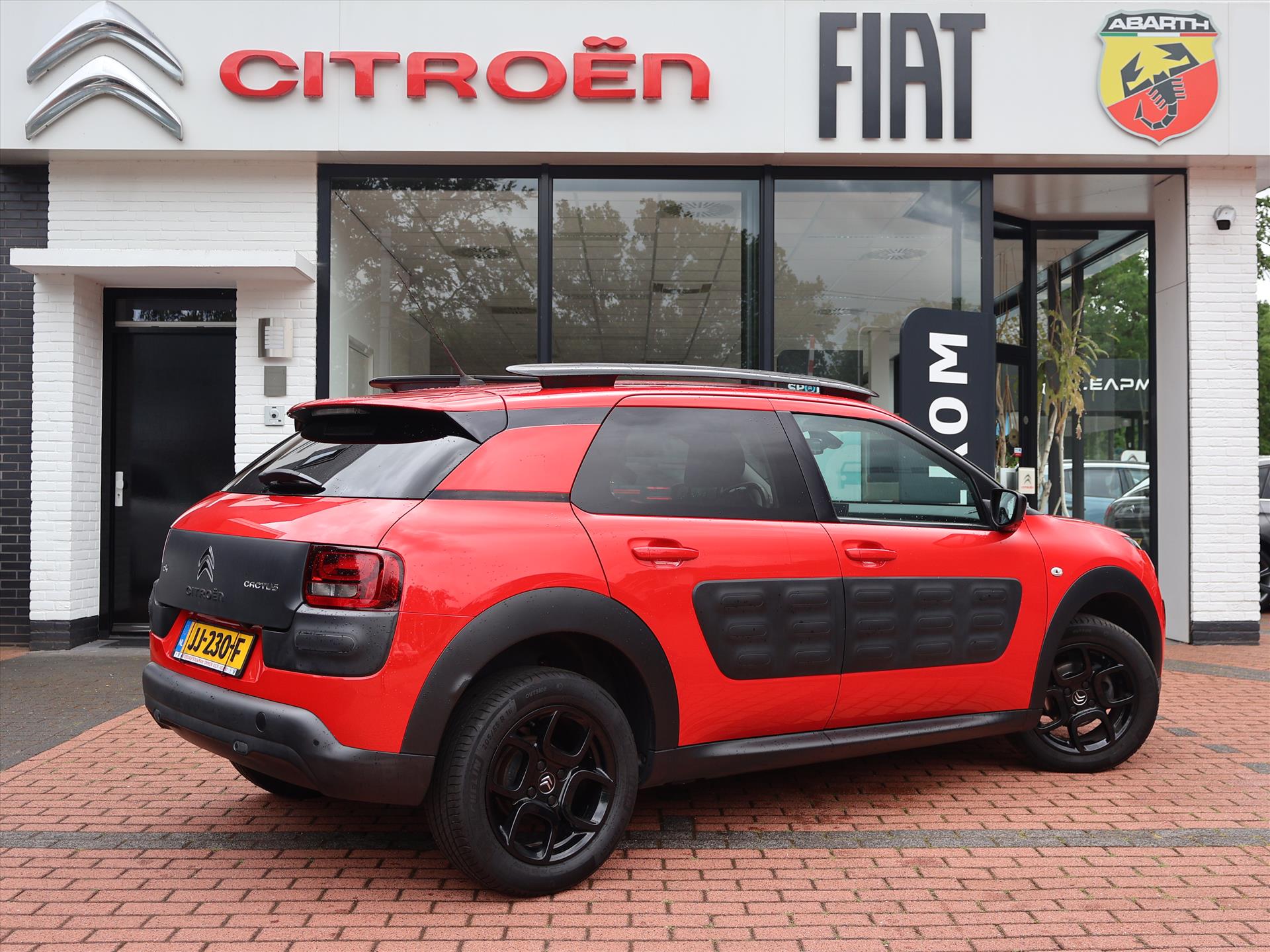 Citroën C4 Cactus PureTech 82PK Airdream ETG5 Automaat Shine, Rijklaarprijs | Navigatie | Camera | Parkeersensoren | Lichtmetalen wielen - Afbeelding 4