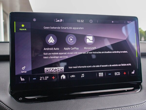 Apple Carplay/Android Auto Apple Carplay/Android Auto