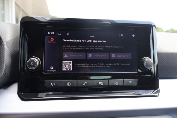 Apple Carplay/Android Auto Apple Carplay/Android Auto