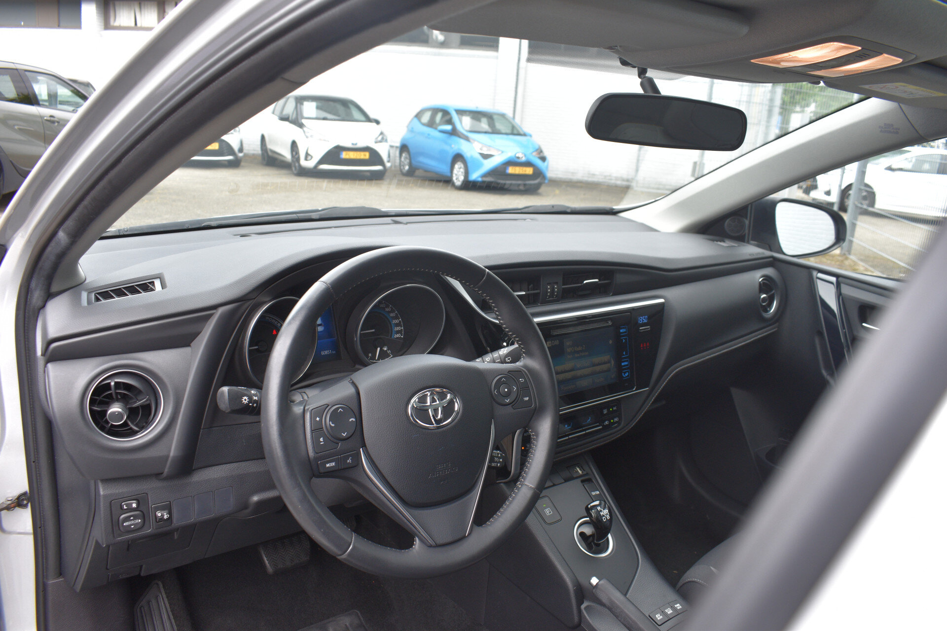 Toyota Auris 1.8 Hybrid Trend Automaat 100pk - Afbeelding 2