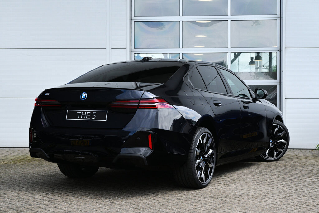 BMW i5 2
