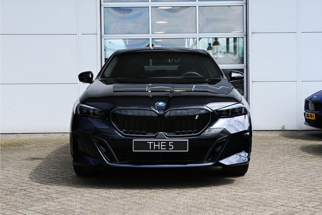 BMW i5 5