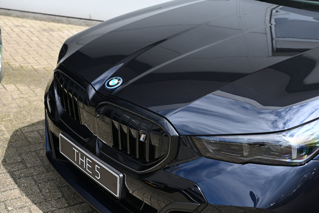 BMW i5 15