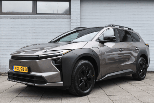 Toyota bZ4X Touring Executive AWD 75 kWh Automaat 380pk