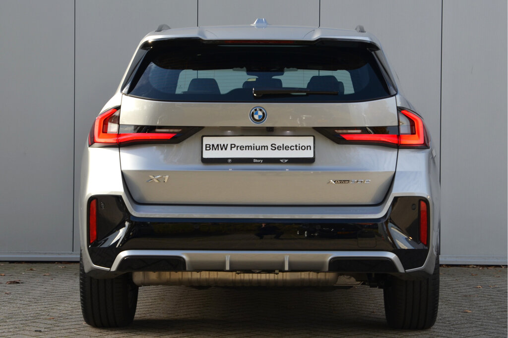 BMW X1 8