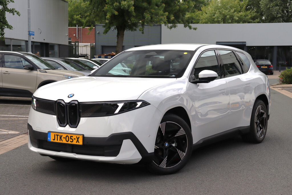 BMW iX3 2