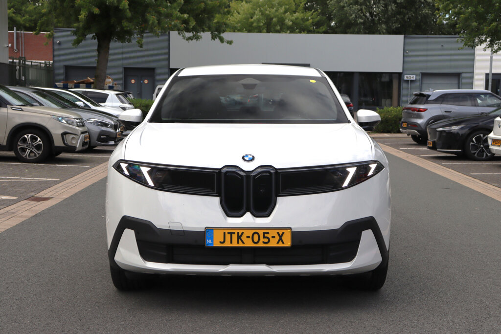 BMW iX3 7