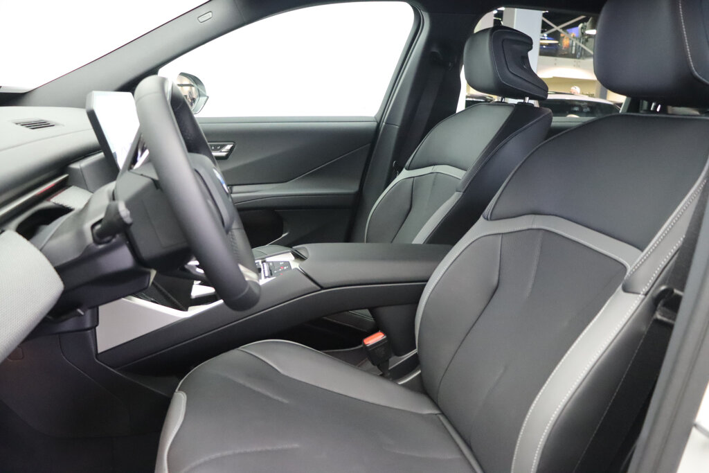 BMW iX3 13