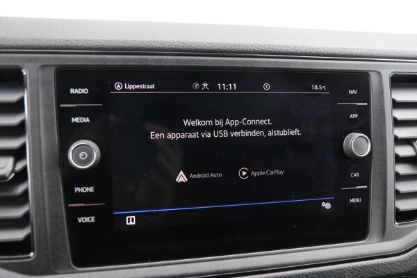 Apple Carplay/Android Auto Apple Carplay/Android Auto