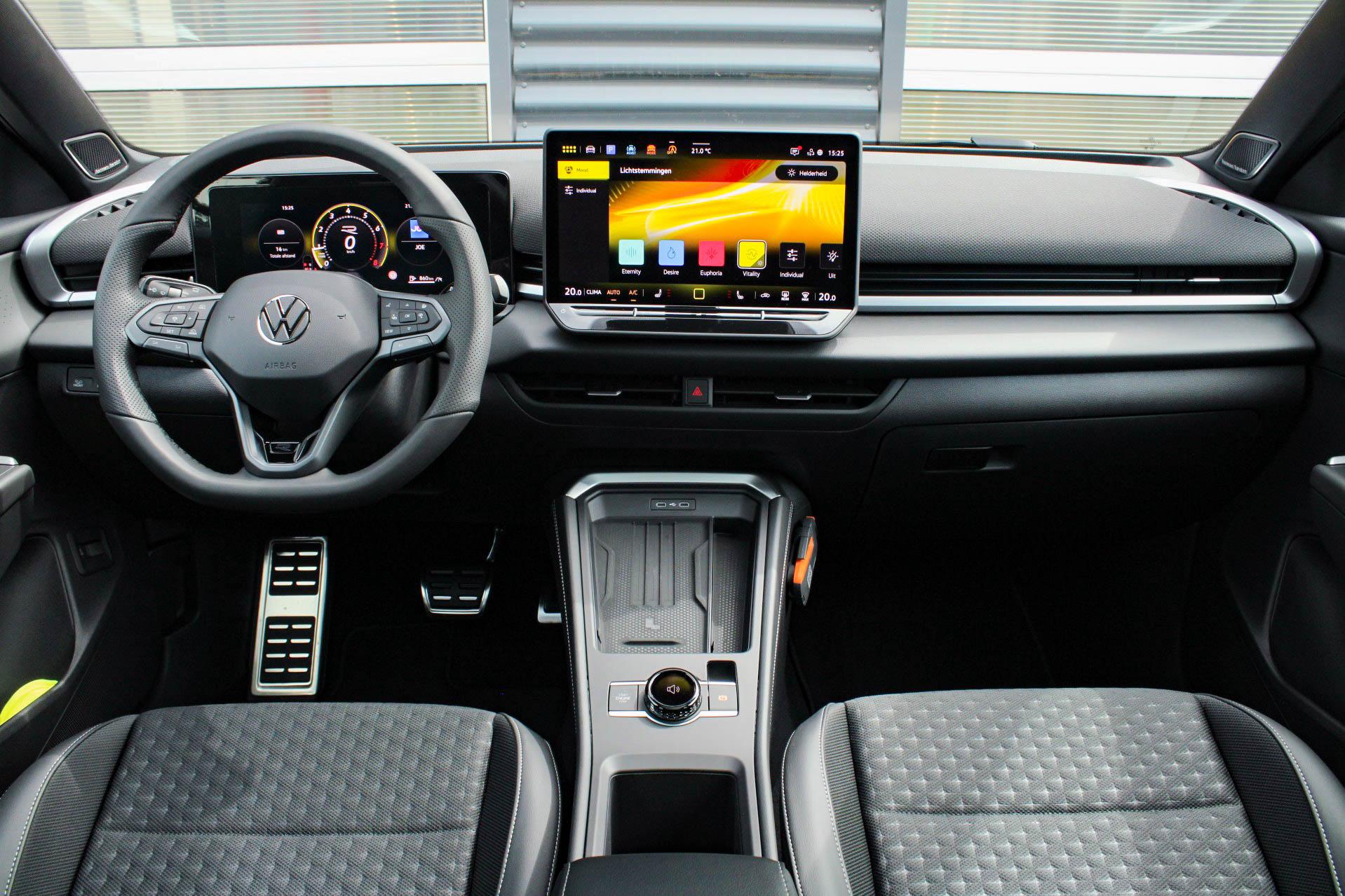 Volkswagen T-Roc 1.5 eTSI 150pk DSG Style R-Line Edition - Afbeelding 5