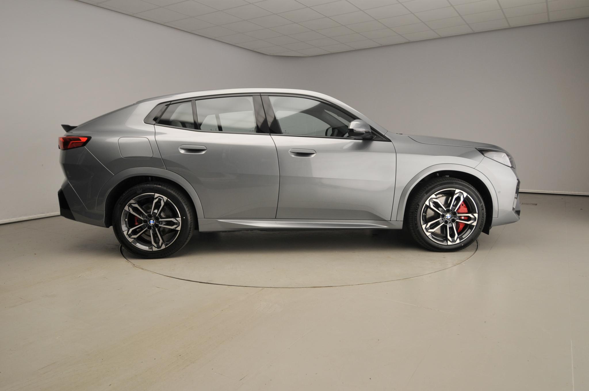 BMW iX2 eDrive20 - Afbeelding 4
