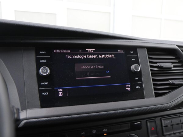 Apple Carplay/Android Auto Apple Carplay/Android Auto