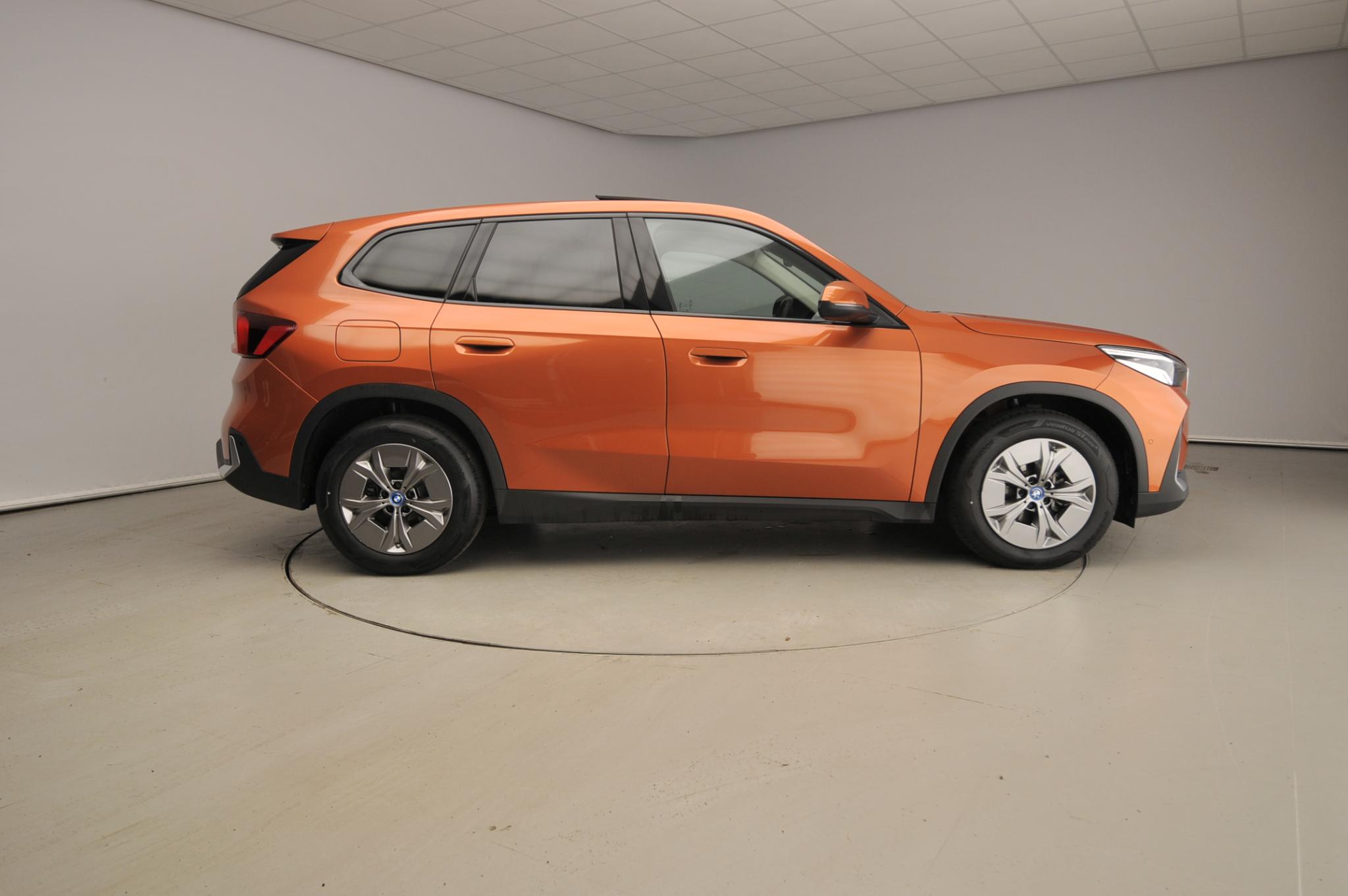 BMW iX1 eDrive20 - Afbeelding 4