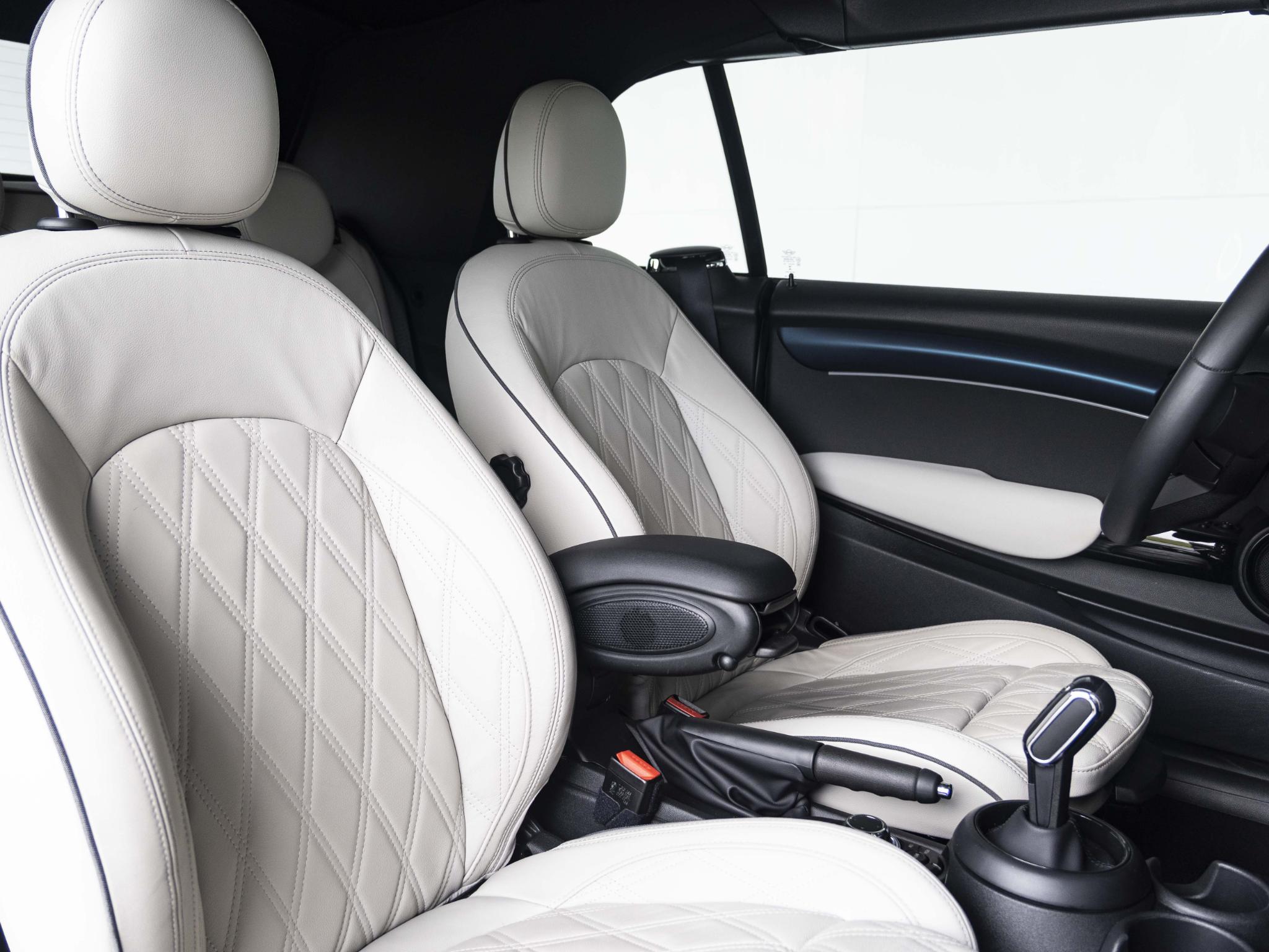MINI Cabrio Cooper MINI Yours - Afbeelding 4