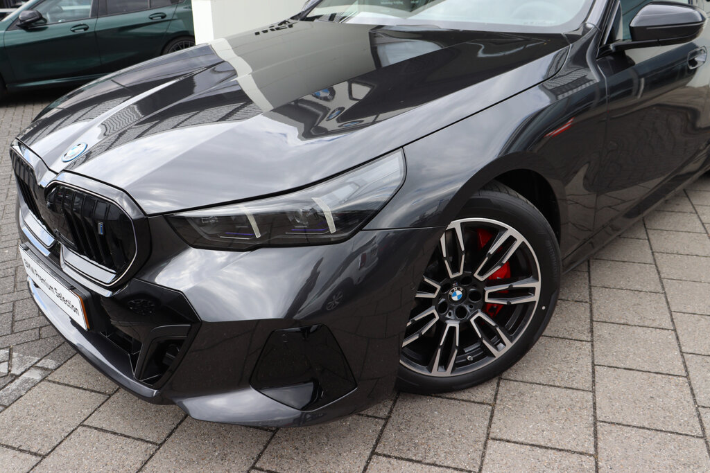 BMW i5 2