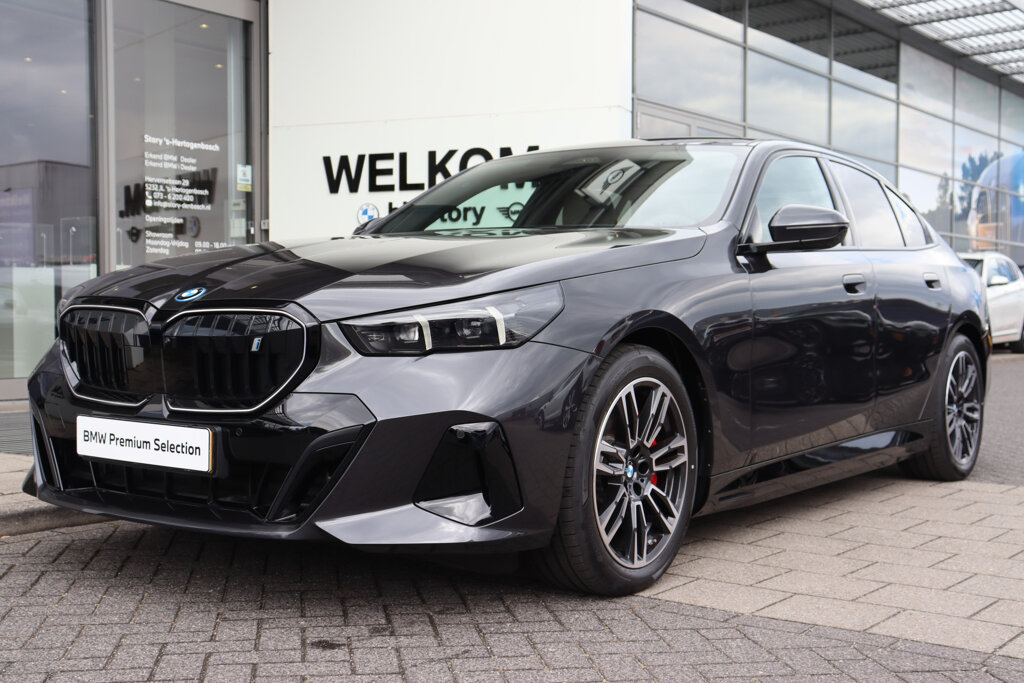BMW i5 5