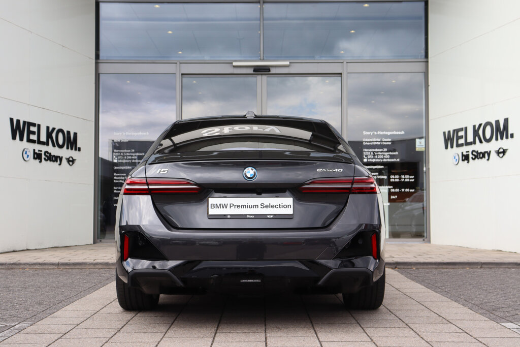 BMW i5 11