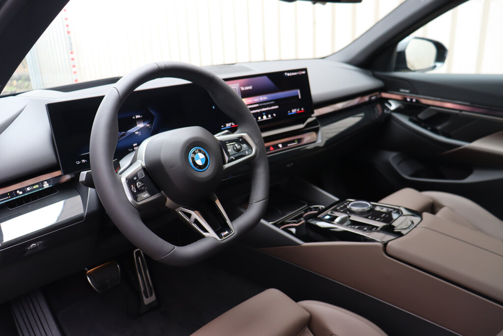 BMW i5 13