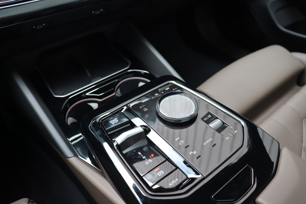 BMW i5 14