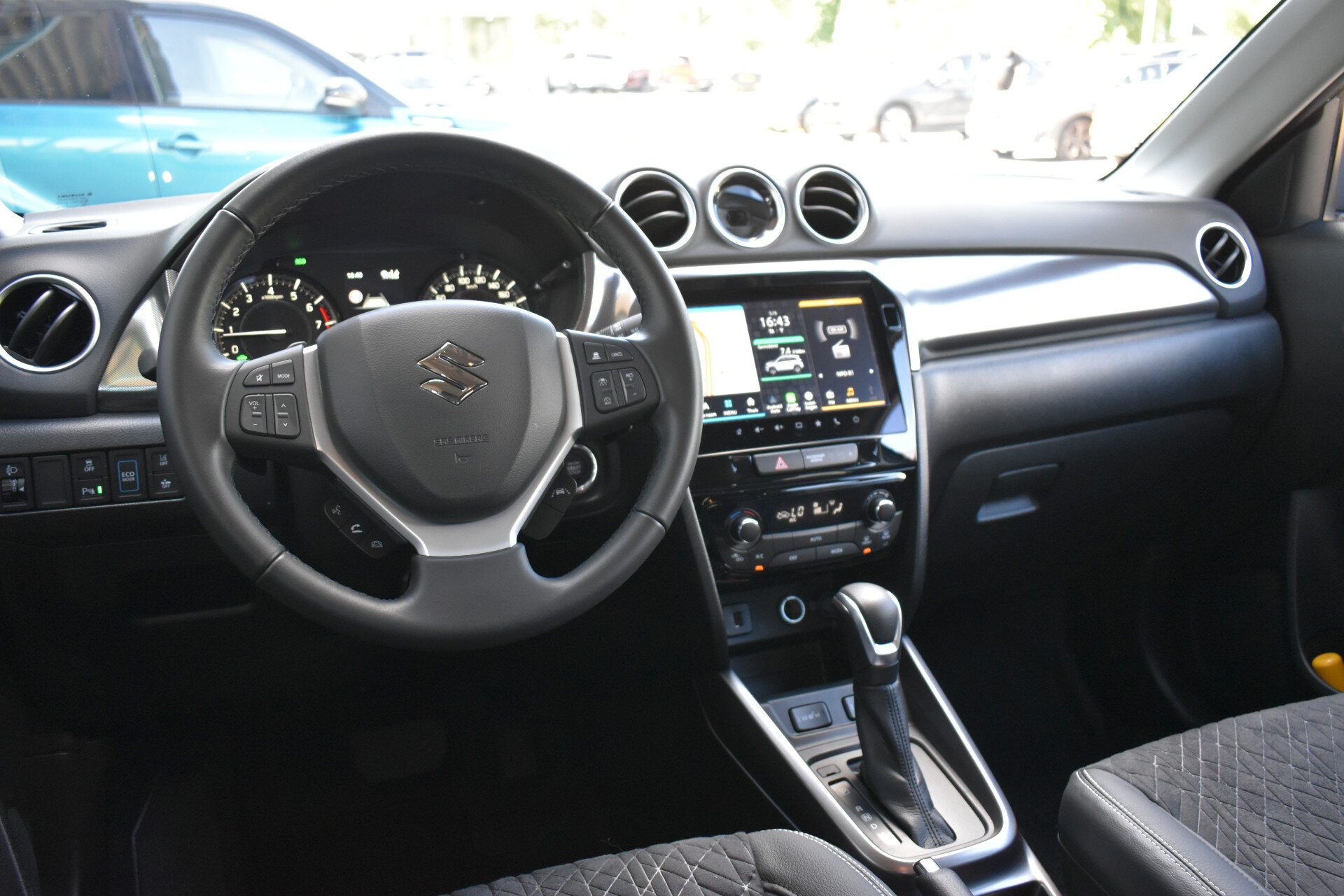Suzuki Vitara 1.5 Hybrid Style automaat 102pk - Afbeelding 2