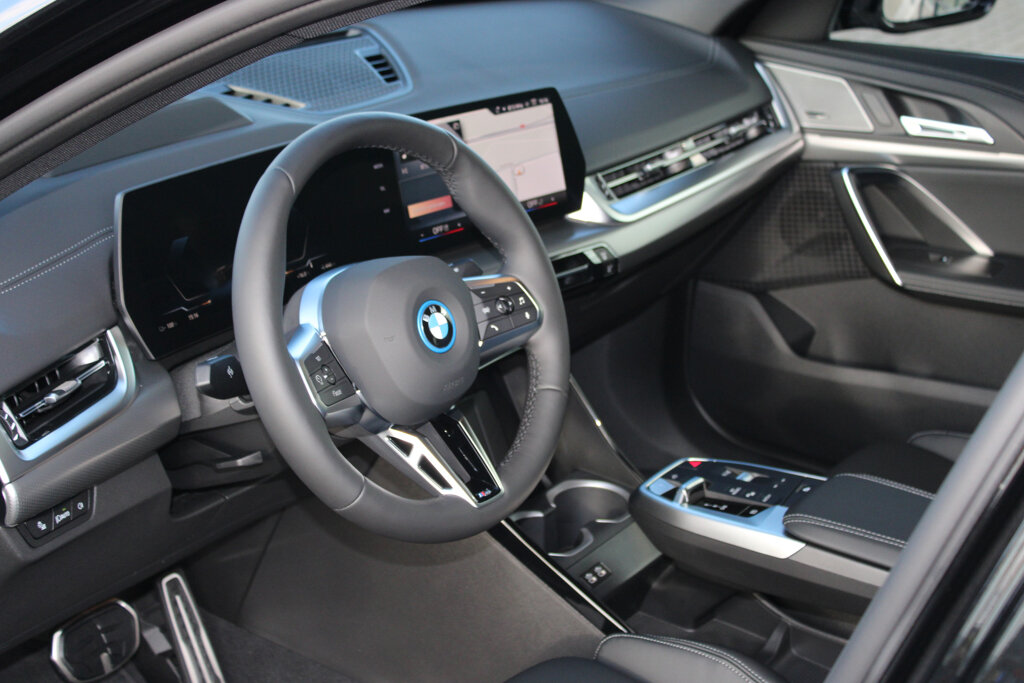 BMW iX2 10