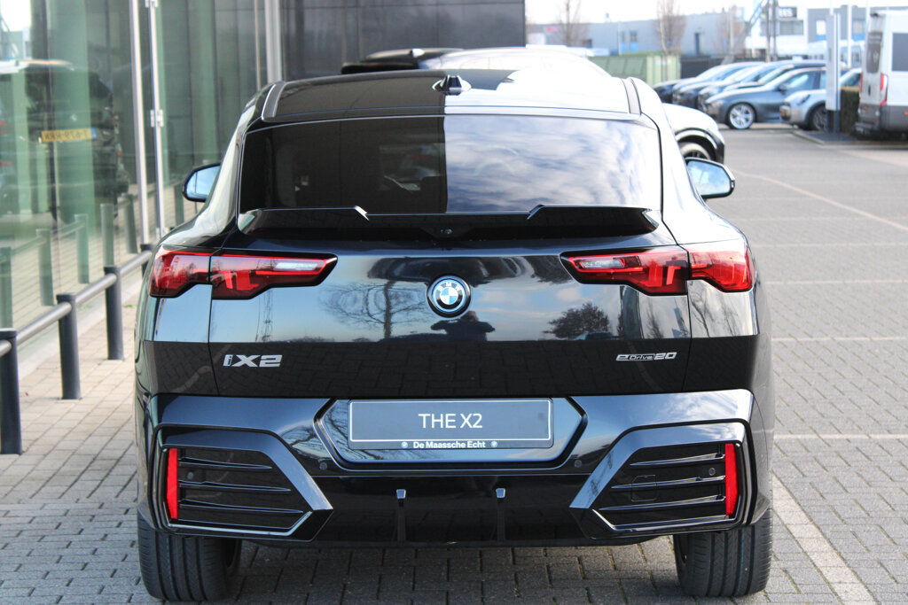 BMW iX2 12