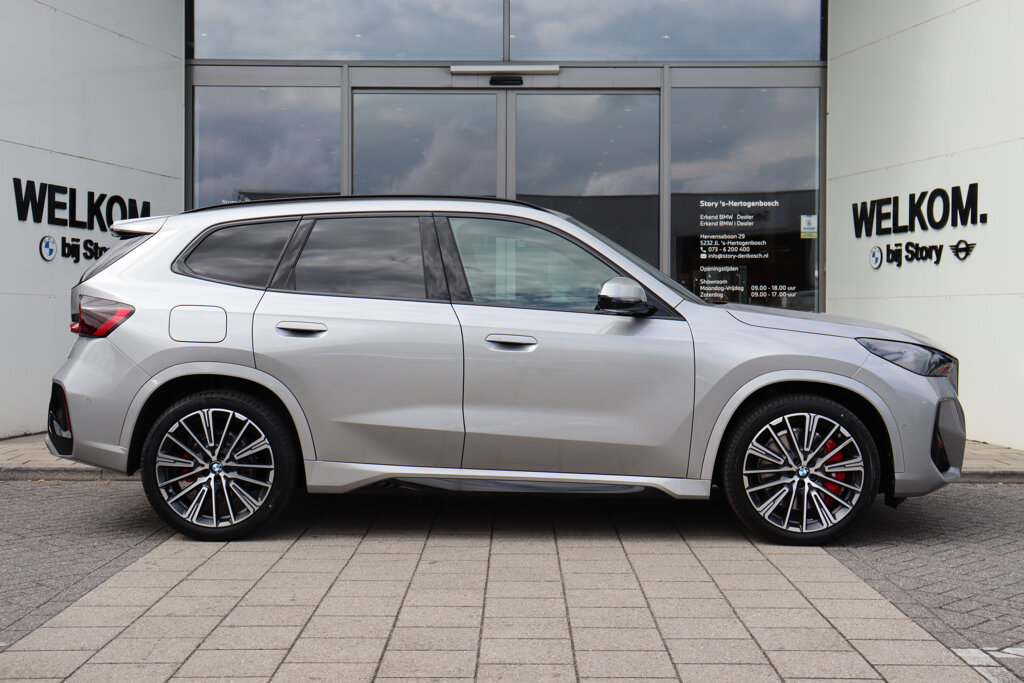 BMW X1 8